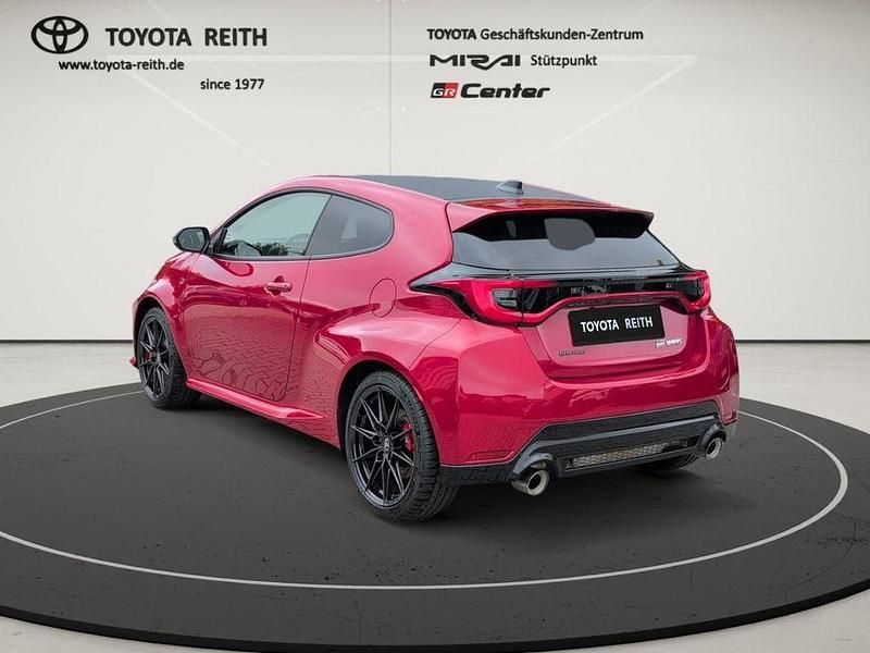 Gebraucht Toyota Yaris 280 PS (205 kW) 2025 Emotional red 2 Limousine