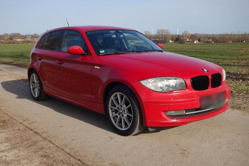 Second-hand BMW 116 122 CP (89 kW) 2009 Roșu Hatchback