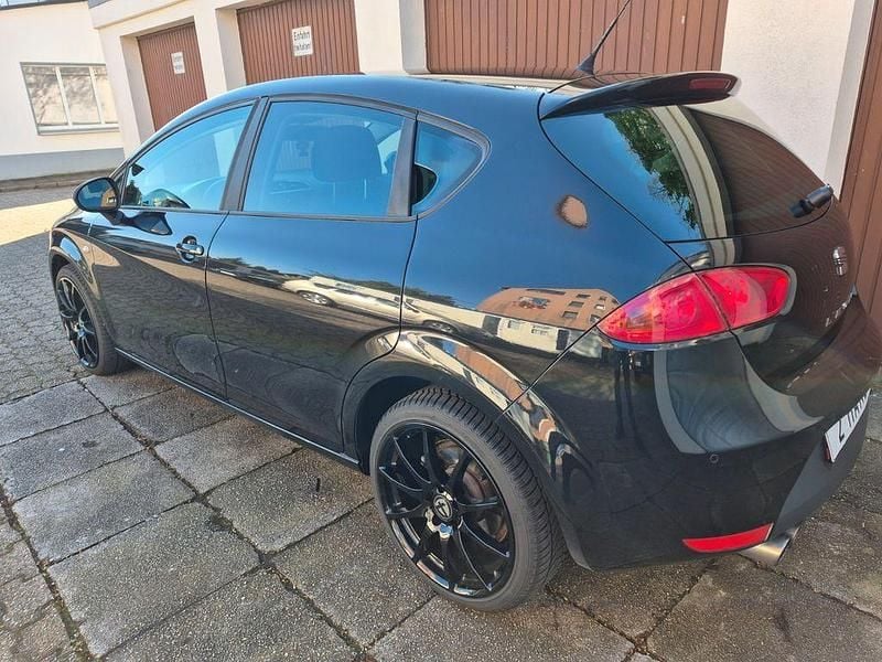 Second-hand Seat Leon FR 211 CP (155 kW) 2011 Negru Hatchback