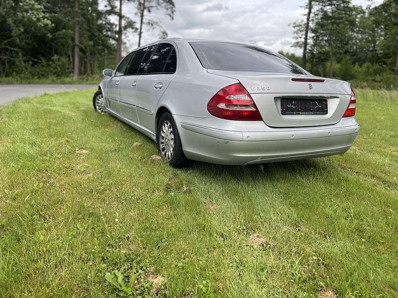 Gebraucht Mercedes E350 Classic 272 PS (200 kW) 2006 Silber Limousine