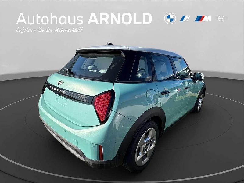 Second-hand Mini Cooper 156 CP (114 kW) 2024 Verde Hatchback