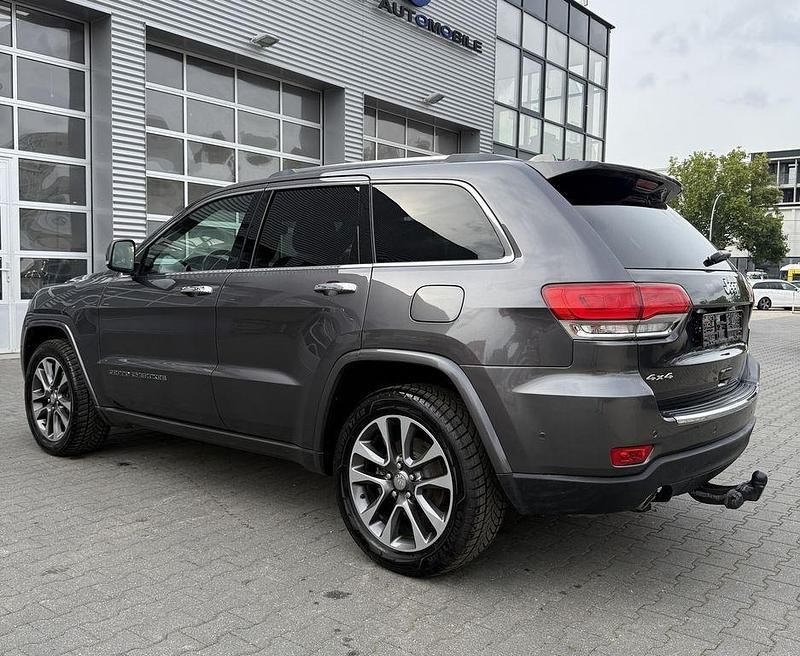 Gebraucht Jeep Grand Cherokee Overland 250 PS (183 kW) 2019 Braun SUV