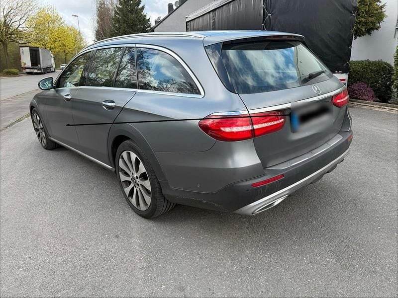 Gebraucht Mercedes E220 194 PS (142 kW) 2019 Grau Kombi