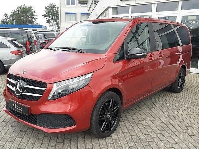 Gebraucht Mercedes V300 Avantgarde Edition 239 PS (175 kW) 2023 Rot Van / Kleinbus