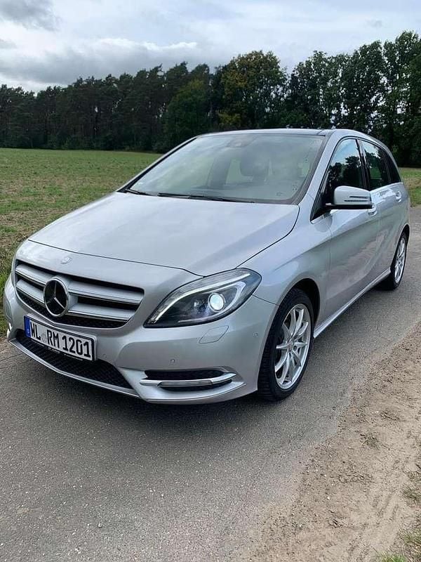 Gebraucht Mercedes 200 136 PS (100 kW) 2012 Polarsilber  metalliclack Van / Kleinbus