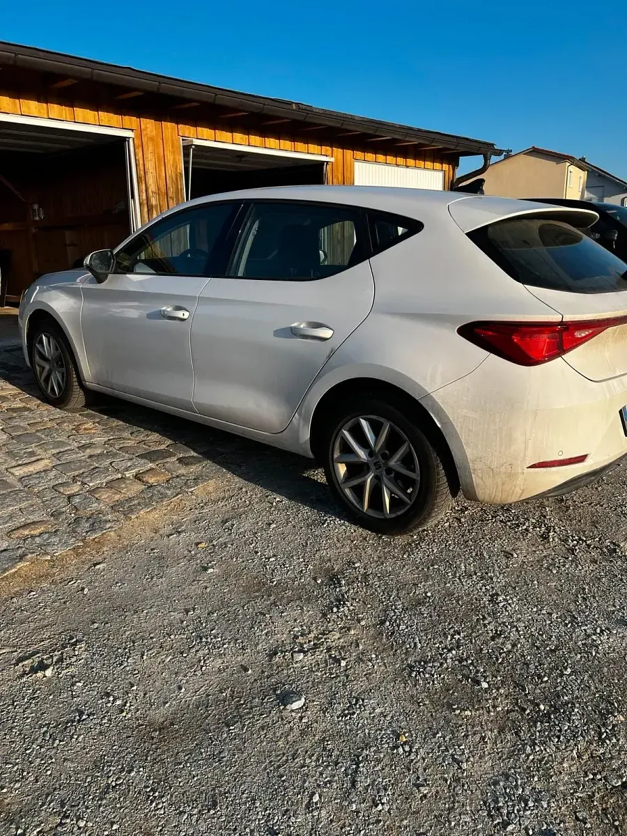 Gebraucht Seat Leon 115 PS (84 kW) 2020 Weiß Limousine