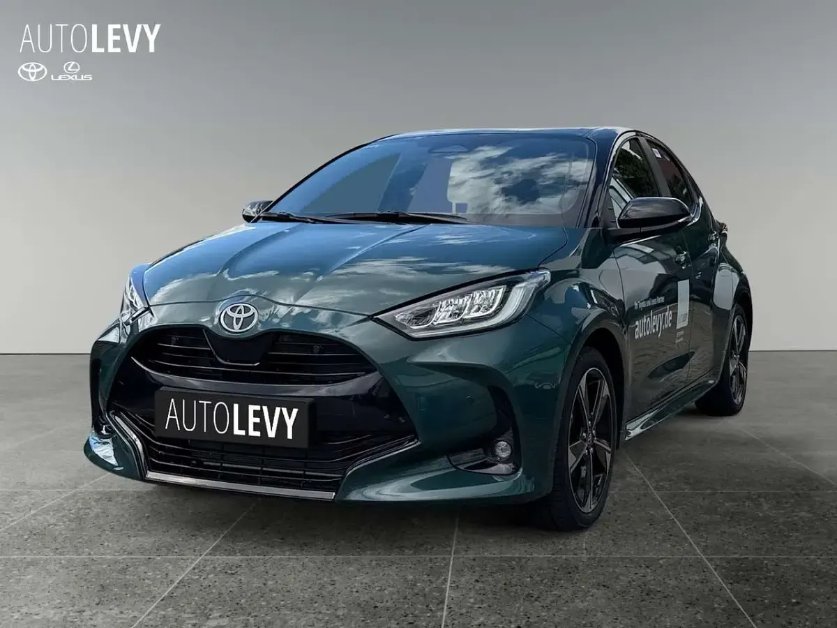 Gebraucht Toyota Yaris Lounge 131 PS (96 kW) 2026 Grün Kleinwagen