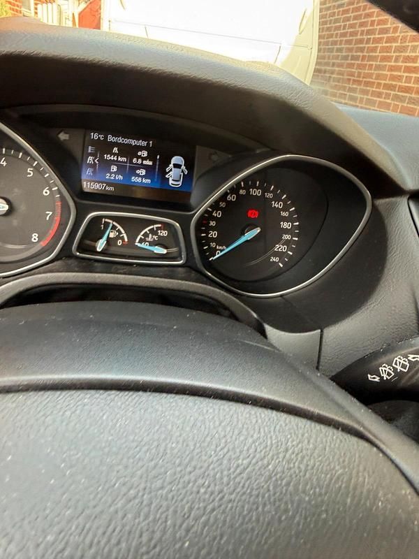 Gebraucht Ford Focus 125 PS (91 kW) 2017 Schwarz Limousine