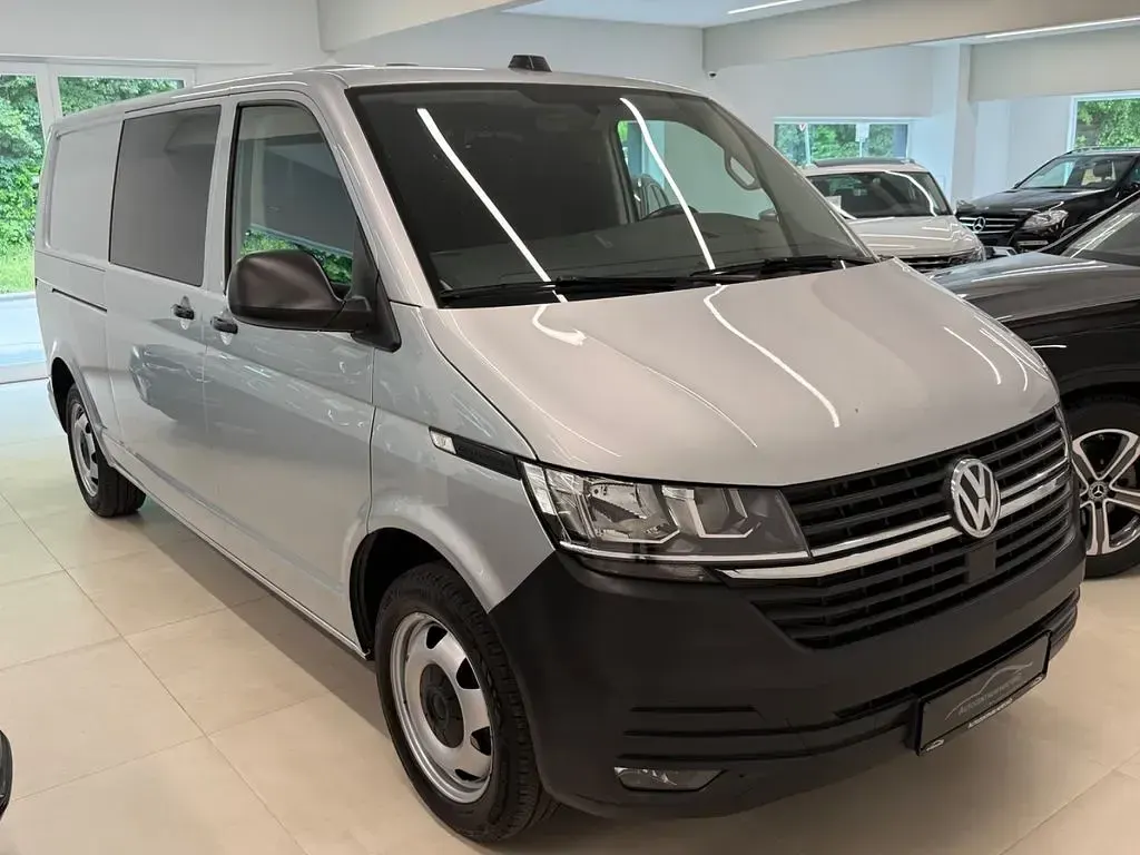Gebraucht VW T6.1 150 PS (110 kW) 2023 Reflexsilber metallic Van