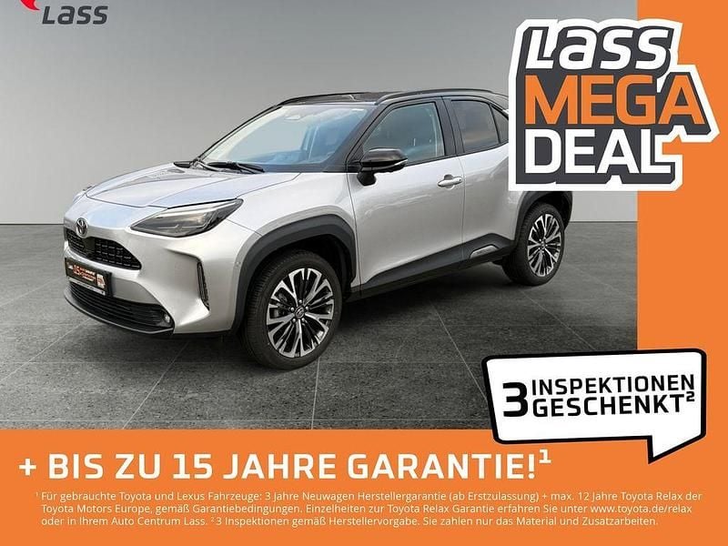 Shimmering silver metallic / d Gebraucht 2024 Toyota Yaris Cross Plus SUV | 29.980 € (Fairer Preis) - Bild 1/4