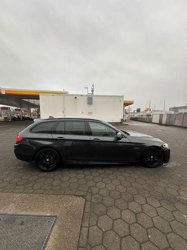 Gebraucht BMW M550 Performance 450 PS (330 kW) 2014 Grau Limousine