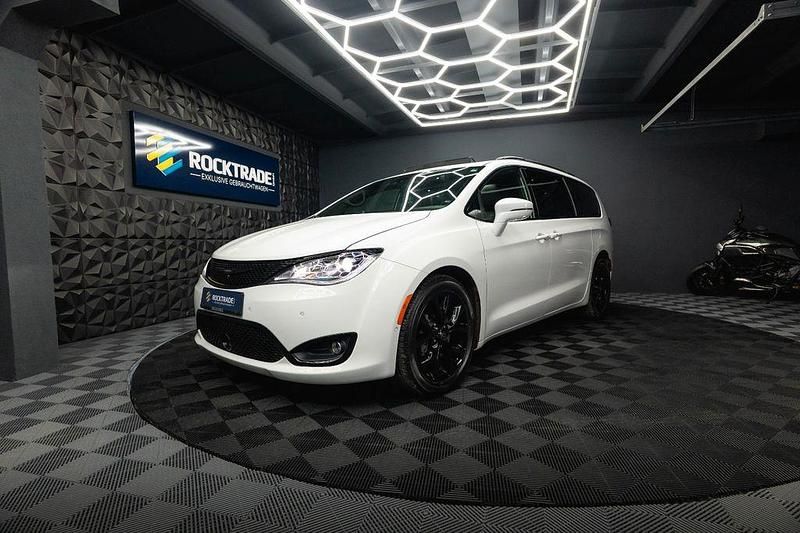 Gebraucht Chrysler Pacifica Limited 291 PS (214 kW) 2019 Weiß Van / Kleinbus