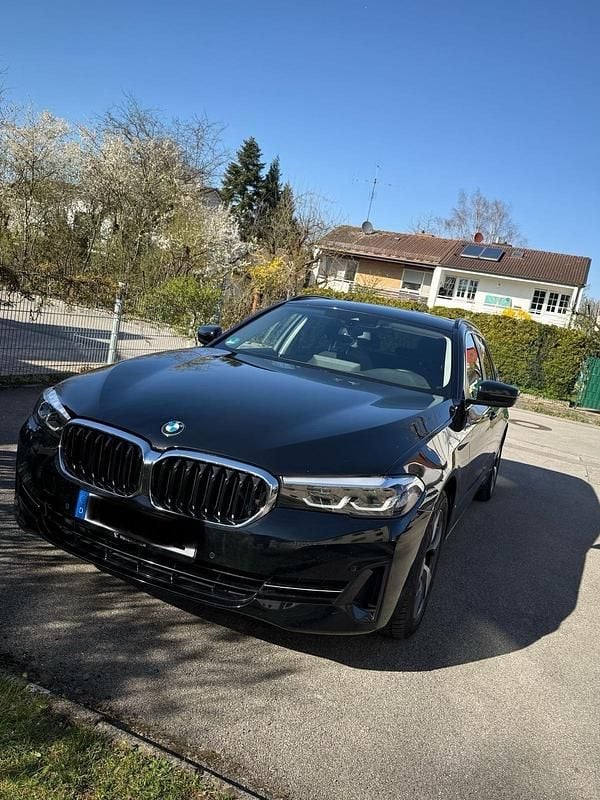 Gebraucht BMW 520 Shadowline 190 PS (139 kW) 2022 Schwarz Kombi