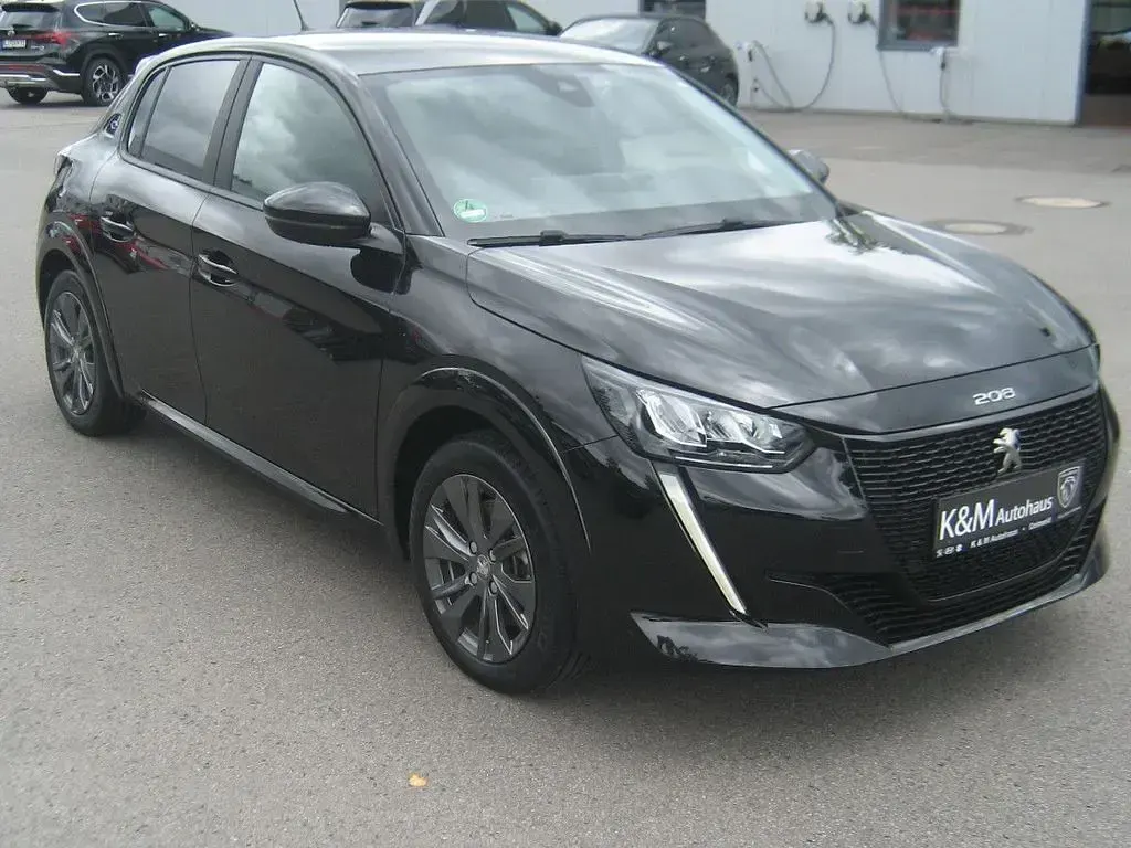 Gebraucht Peugeot e-208 Active 100 kW (136 PS) 2022 Schwarz Kleinwagen