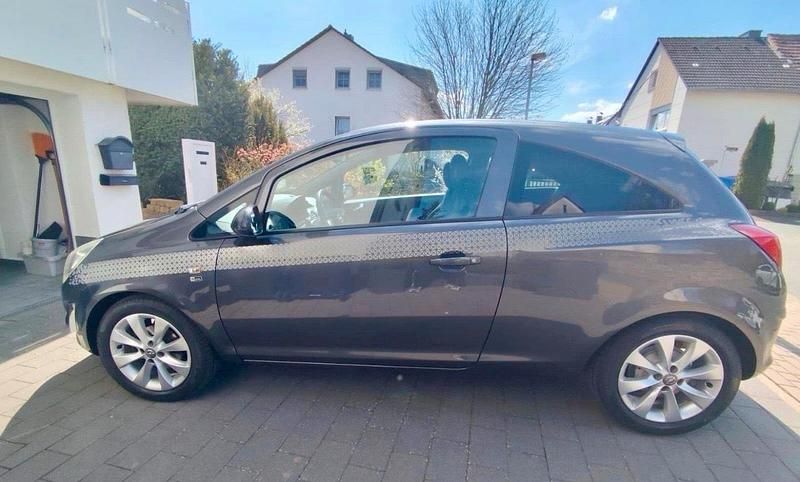 Gebraucht Opel Corsa Edition 87 PS (63 kW) 2012 Grau Kleinwagen