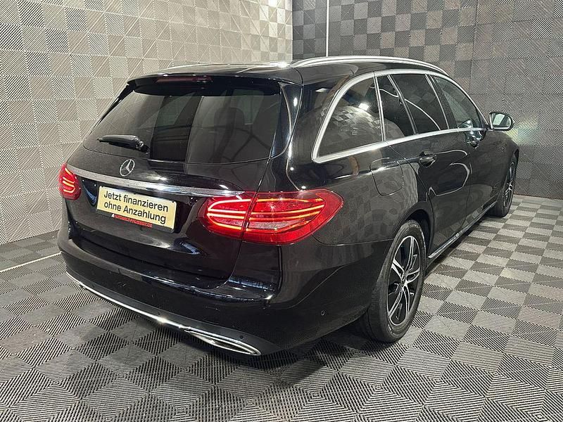 Gebraucht Mercedes C300 Avantgarde 258 PS (189 kW) 2020 Schwarz Limousine