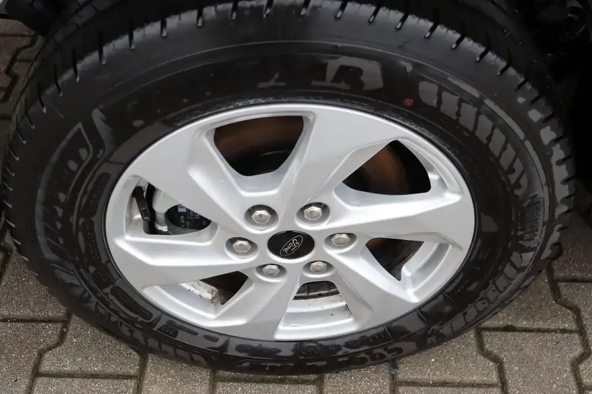 Gebraucht Ford Transit Custom Trend 136 PS (100 kW) 2025 Frozen white Van / Kleinbus