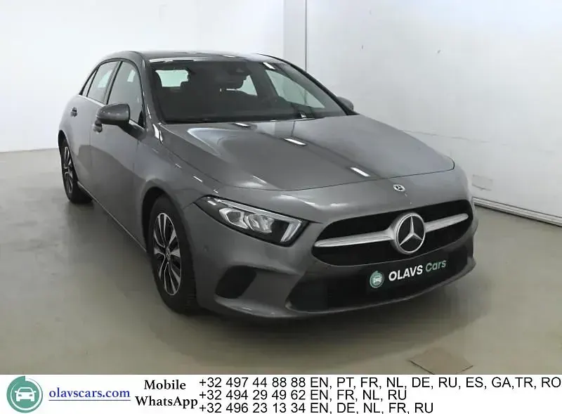 Gebraucht Mercedes A180 116 PS (85 kW) 2022 Grau Limousine