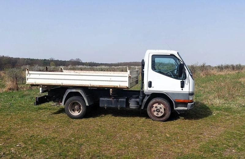 Weiß Gebraucht 2004 Mitsubishi Canter Van | 9.650 € - Bild 1/4