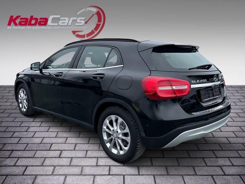 Gebraucht Mercedes GLA200 136 PS (100 kW) 2015 Schwarz SUV