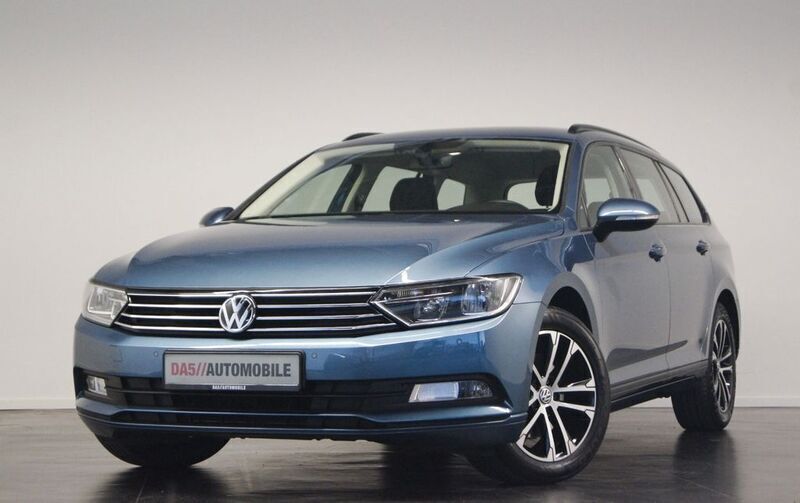 Blau Gebraucht 2017 VW Passat Trendline Kombi | 15.400 € (Superpreis) - Bild 1/4