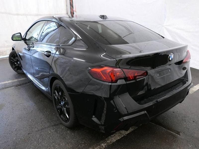 Gebraucht BMW 220 M Sport 156 PS (114 kW) 2025 Black sapphire Coupé