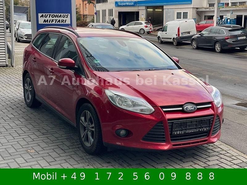 Second-hand Ford Focus SYNC Edition 101 CP (74 kW) 2014 Roșu Break