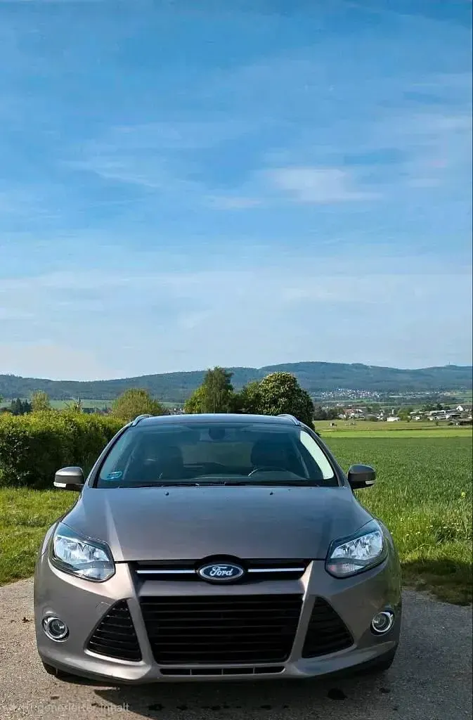 Gebraucht Ford Focus Titanium 125 PS (91 kW) 2012 Andere farben Kombi
