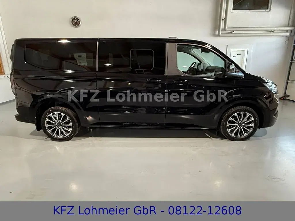 Neu Ford Tourneo Titanium 170 PS (125 kW) 2025 Obsidianschwarz metallic Van / Kleinbus
