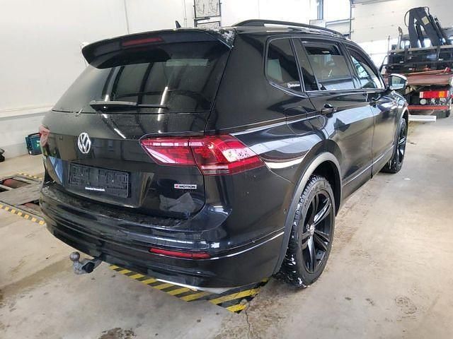 Gebraucht VW Tiguan Allspace Style 200 PS (147 kW) 2021 Deep black perleffekt (metallic) SUV