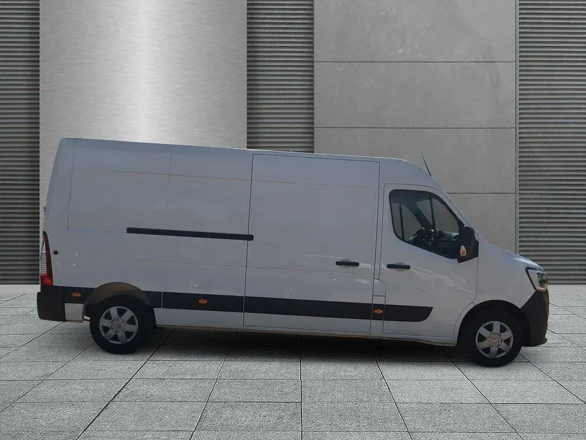Gebraucht Renault Master 179 PS (131 kW) 2024 Mineralweiß Van / Kleinbus