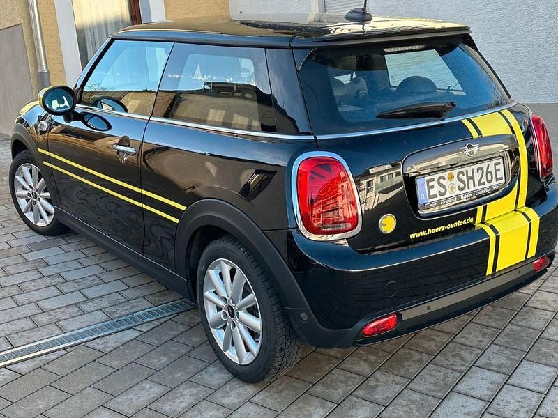 Gebraucht Mini Cooper SE 135 kW (184 PS) 2020 Schwarz Kleinwagen