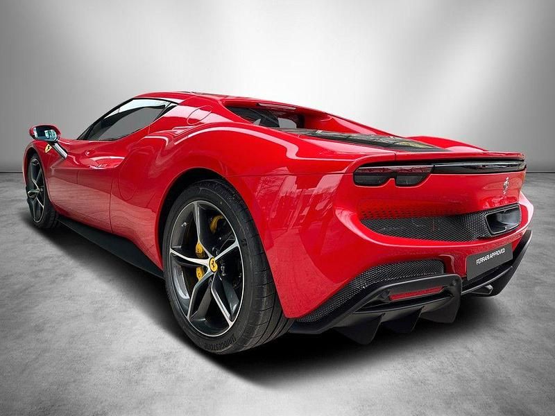 Gebraucht Ferrari 296 829 PS (609 kW) 2023 Rot Coupé