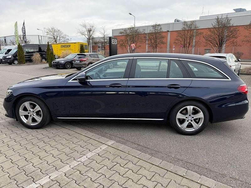 Gebraucht Mercedes E220 Avantgarde 194 PS (142 kW) 2016 Blau Kombi