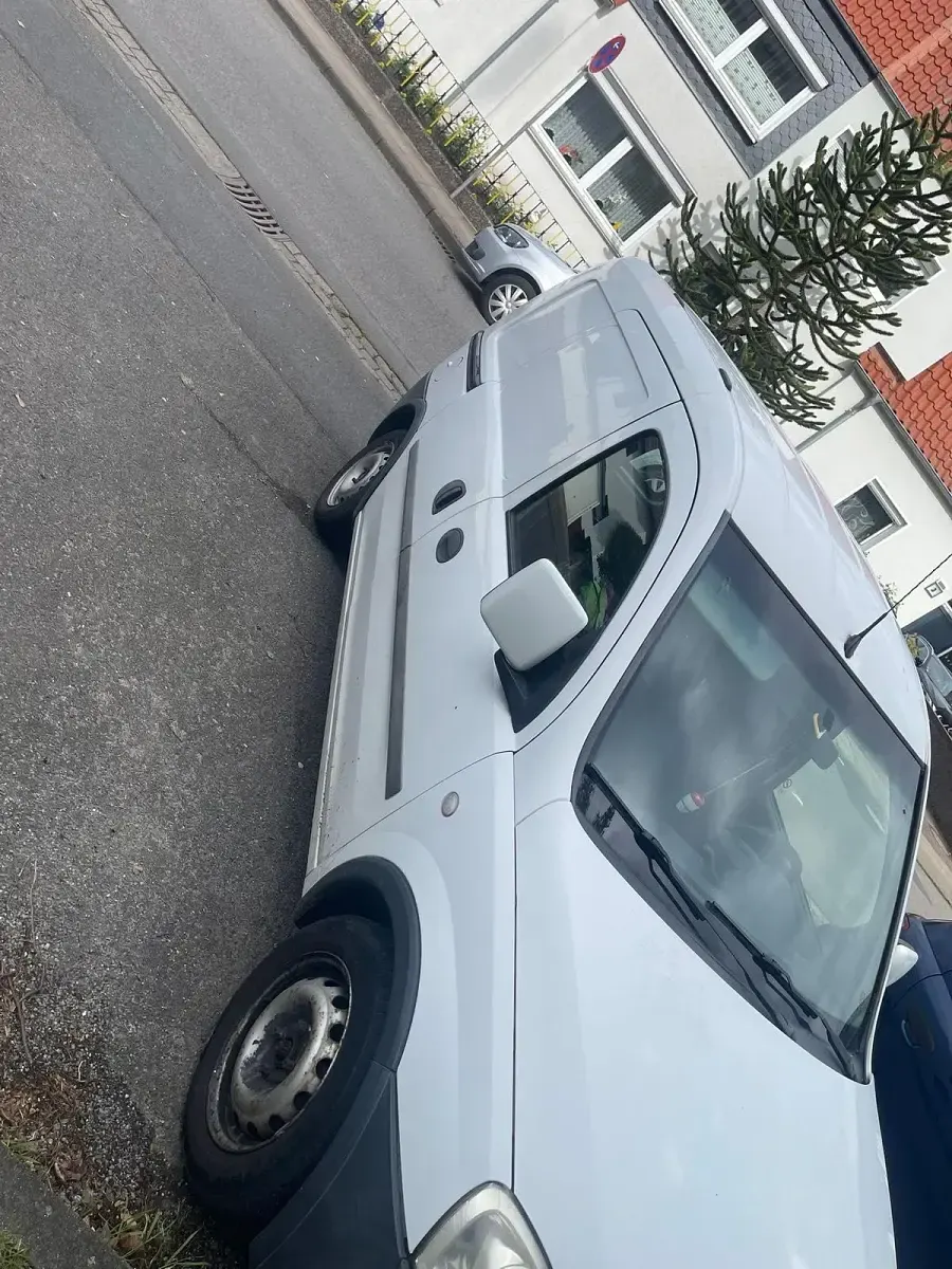 Używany Opel Combo 87 KM (63 kW) 2003 Biały Minivan