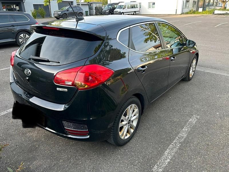Gebraucht Kia Ceed 136 PS (100 kW) 2015 Schwarz Kleinwagen
