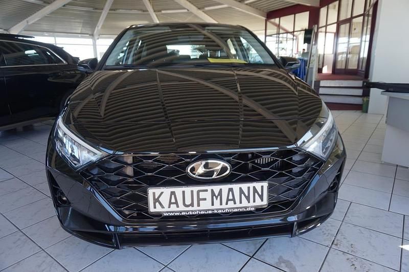 Gebraucht Hyundai i20 Trend 101 PS (74 kW) 2024 Schwarz Kleinwagen