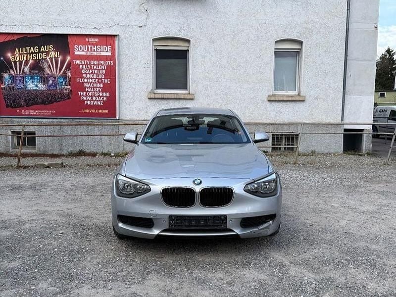 Gebraucht BMW 116 Advantage 116 PS (85 kW) 2014 Silber Kleinwagen