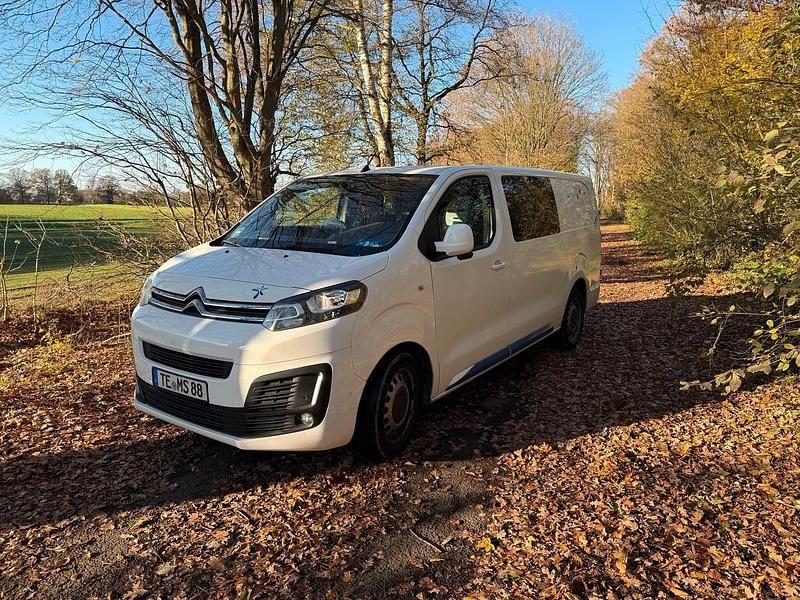 Weiß Gebraucht 2021 Citroën Jumpy Van / Kleinbus | 22.000 € - Bild 1/4