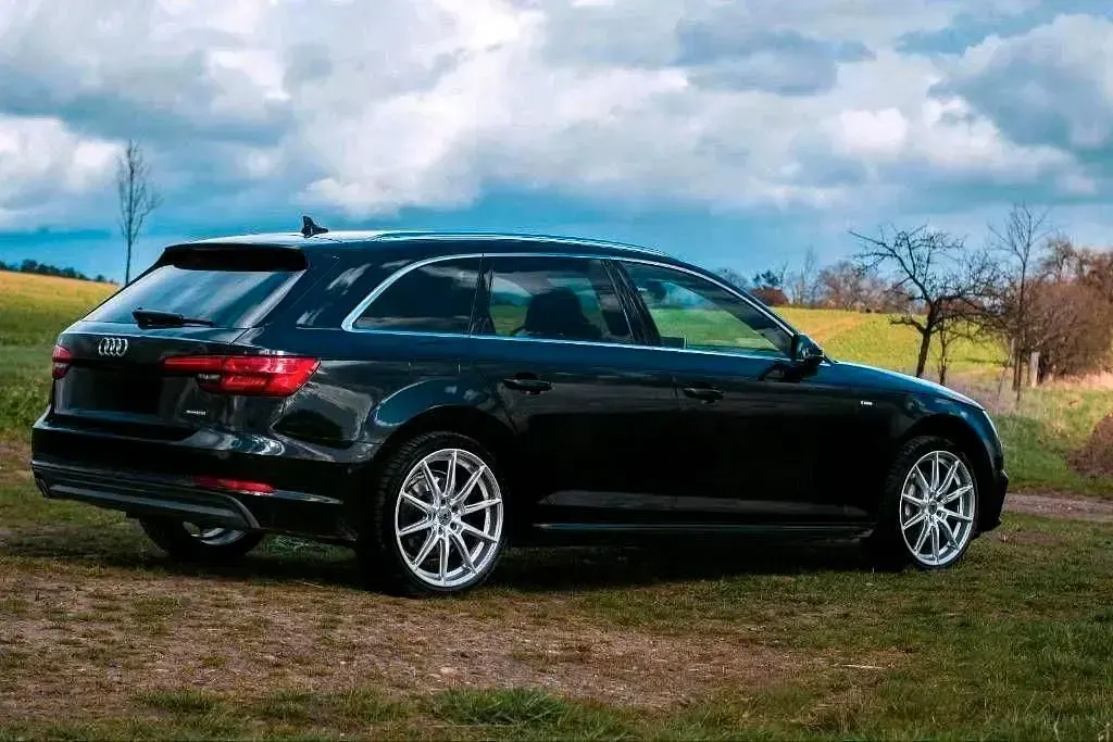 Gebraucht Audi A4 190 PS (139 kW) 2016 Schwarz Kombi