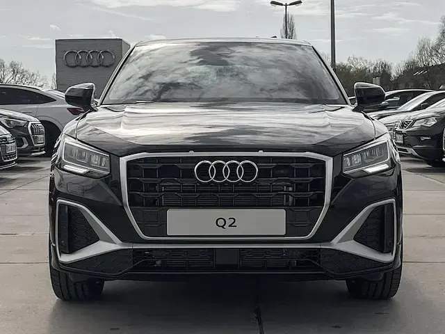 Gebraucht Audi Q2 S-Line 150 PS (110 kW) 2026 Mythosschwarz metallic SUV