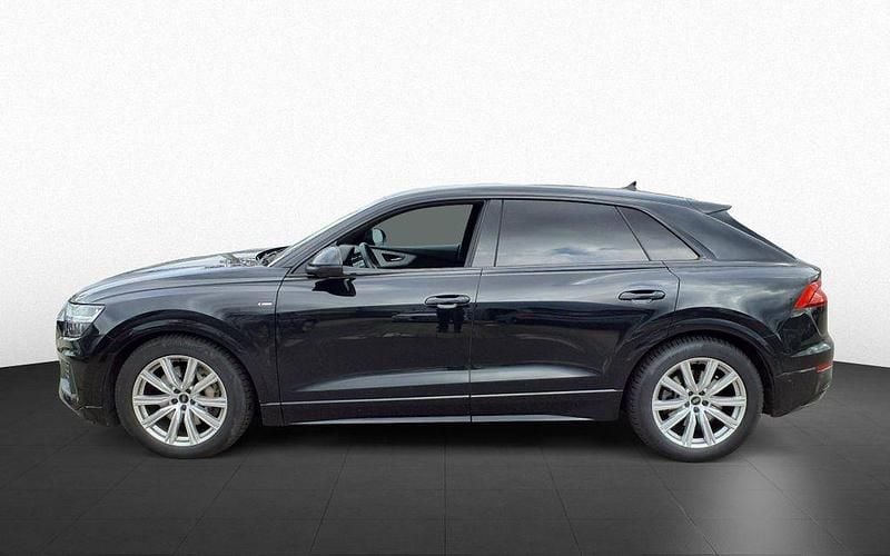 Gebraucht Audi Q8 Ambiente 286 PS (210 kW) 2023 Mythosschwarz metallic SUV