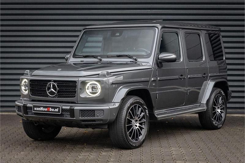 Grau Gebraucht 2018 Mercedes G500 AMG line SUV | 112.500 € - Bild 1/4