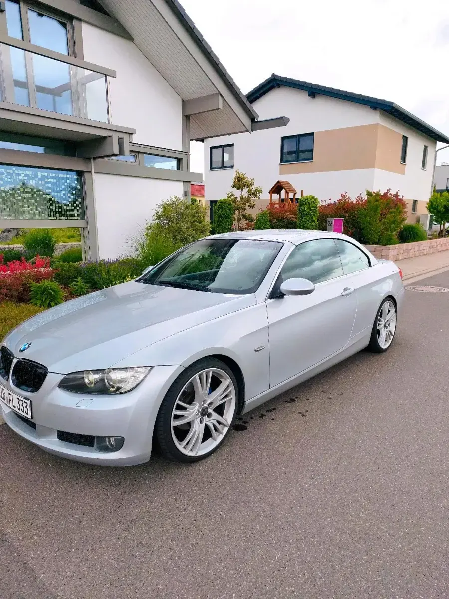 Gebraucht BMW 320 Cabriolet 170 PS (125 kW) 2010 Silber Cabrio