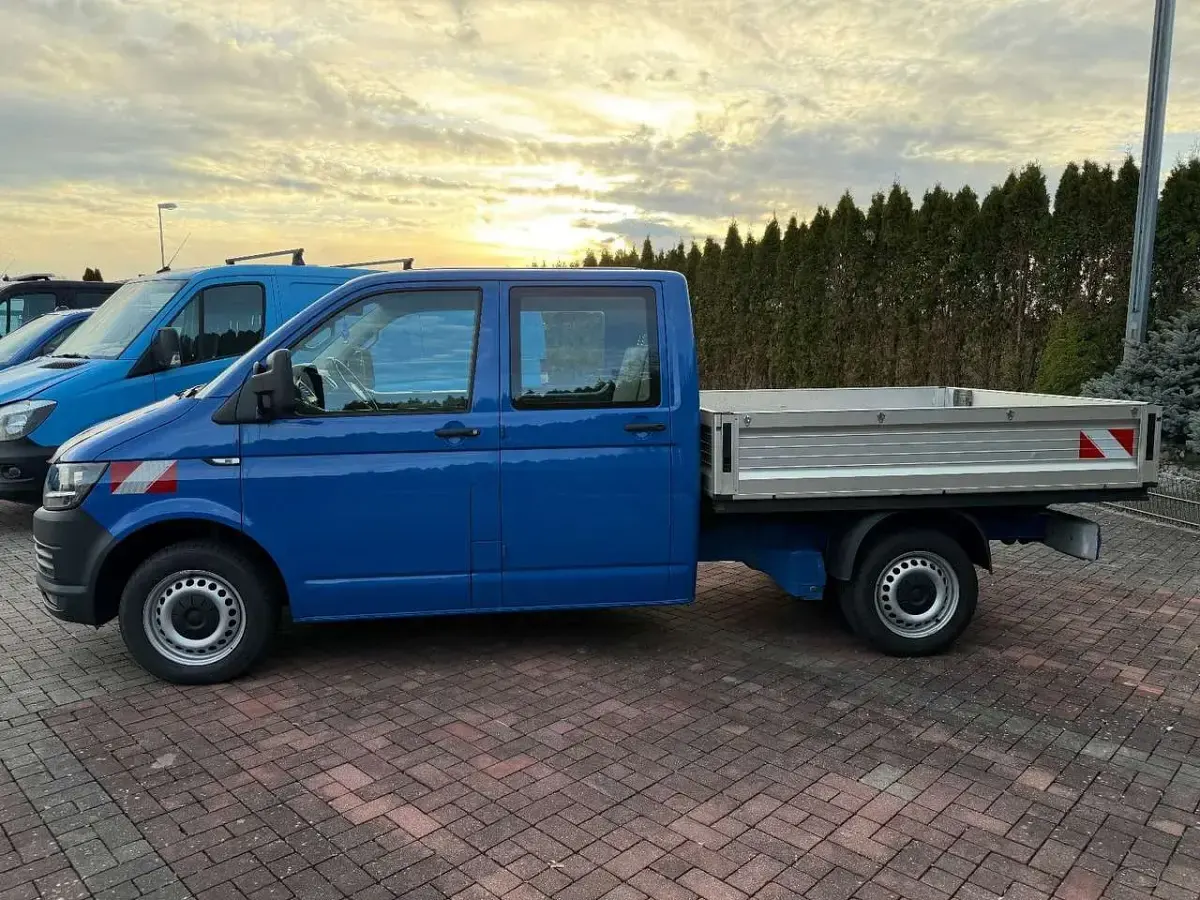 Second-hand VW Transporter 150 CP (110 kW) 2017 Albastru Van