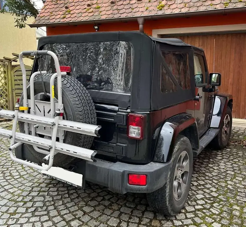 Gebraucht Jeep Wrangler Sahara 200 PS (147 kW) 2017 Black clear coat SUV