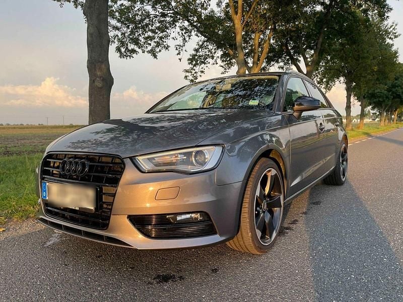 Silber Gebraucht 2015 Audi A3 Ambition Limousine | 7.990 € (Guter Preis) - Bild 1/4