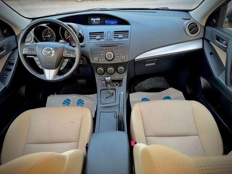 Gebraucht Mazda 3 Center-Line 105 PS (77 kW) 2013 Schwarz Limousine