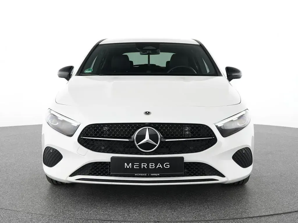 Gebraucht Mercedes A200 Advanced 163 PS (119 kW) 2025 Weiß Limousine