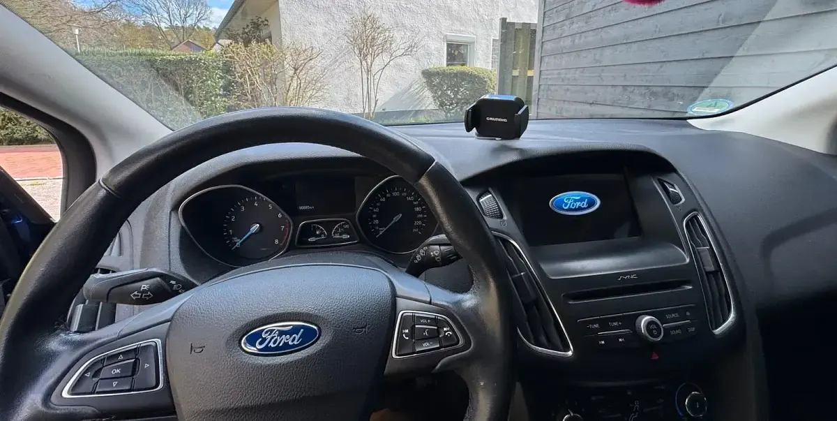 Gebraucht Ford Focus 101 PS (74 kW) 2017 Blau Kombi